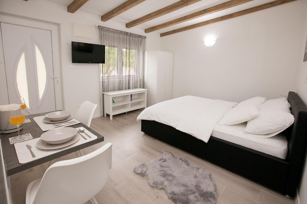 Studio Apartments Tara Zadar Exterior foto