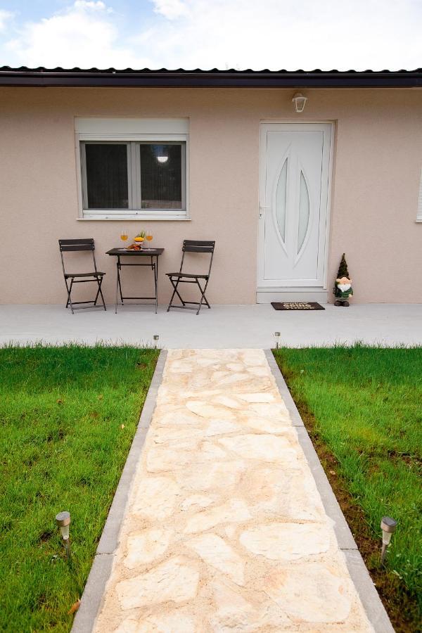 Studio Apartments Tara Zadar Exterior foto
